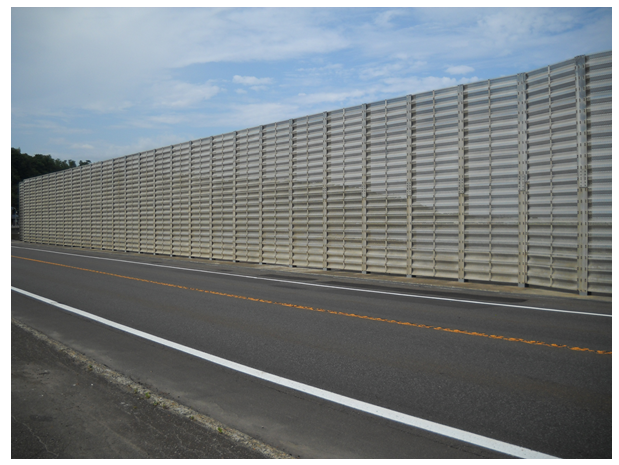click to enlarge Figure 2 Conventional wave overtopping prevention fences (built using perforated steel sheets)