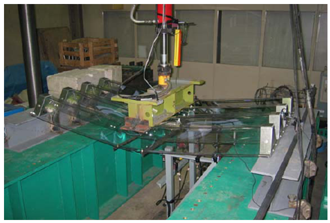 Click to enlarge Figure 3 Loading test of folded transparent PC sheets