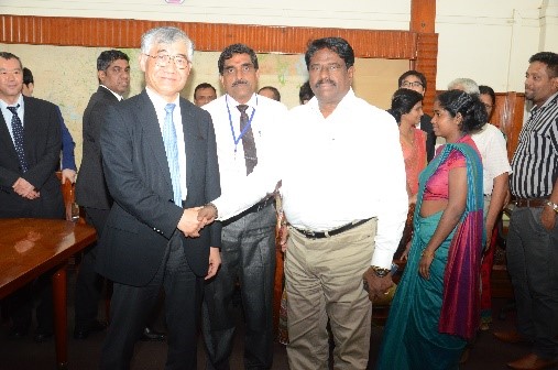 Director Koike (left) with Hon. Minister Wijayamuni Zoysa (right) and DG of Irrigation, Eng. S. Moharanarajah (center)