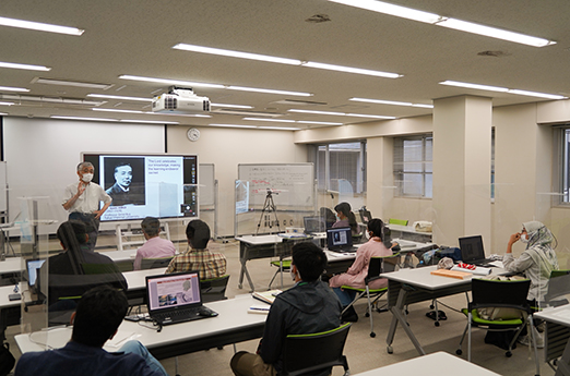 Lecture by Prof. Koike in Doctoral Course (2018.6)
