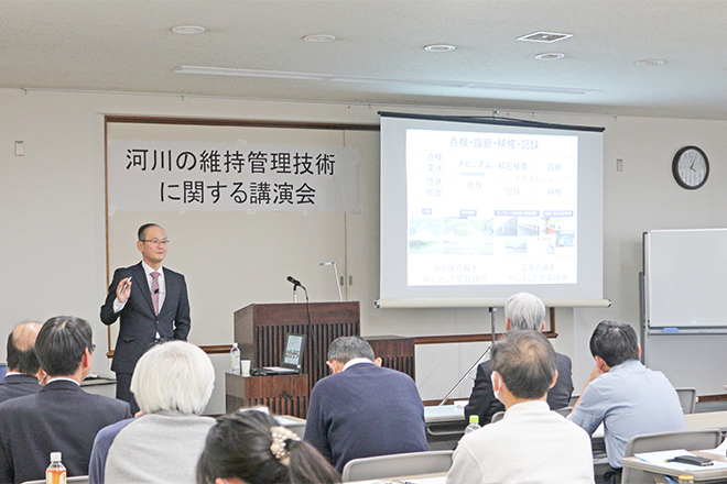 鳥居研究調整監の講演の様子